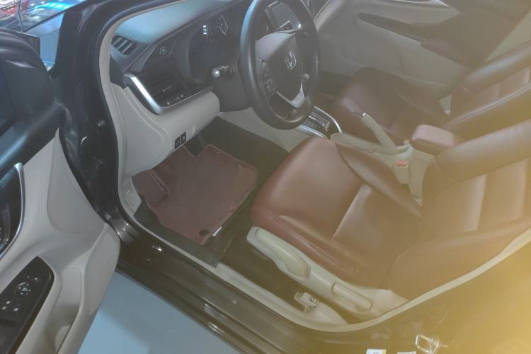 Used Honda Crider 2015 1.8L Automatic Luxury Edition
