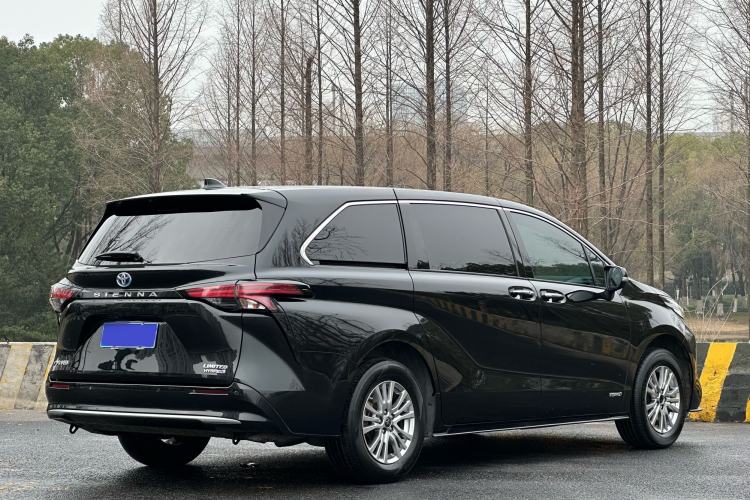 Used Toyota Sienna 2021 2.5L Hybrid Premium Edition