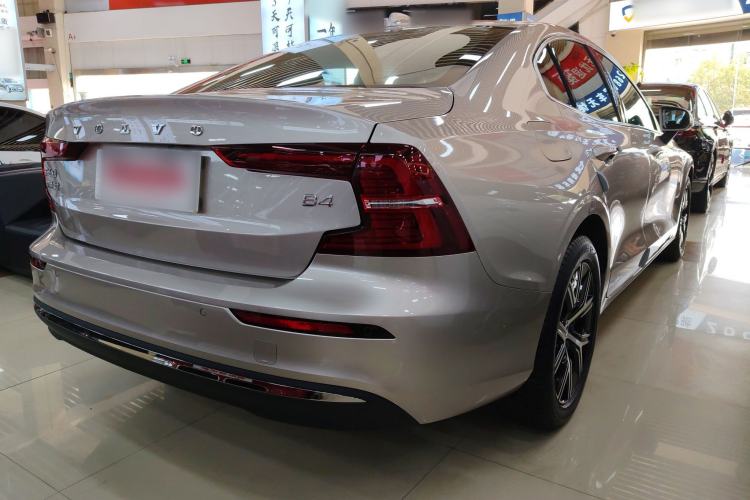 Used Volvo S60 2025 B4 Zhiyi Luxury Edition