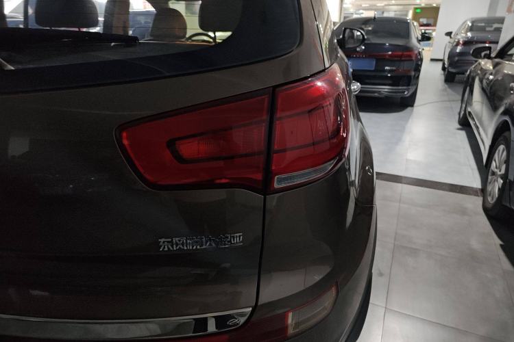 Used Kia Sportage R 2015 2.0L Automatic Two-Wheel Drive DLX Model
