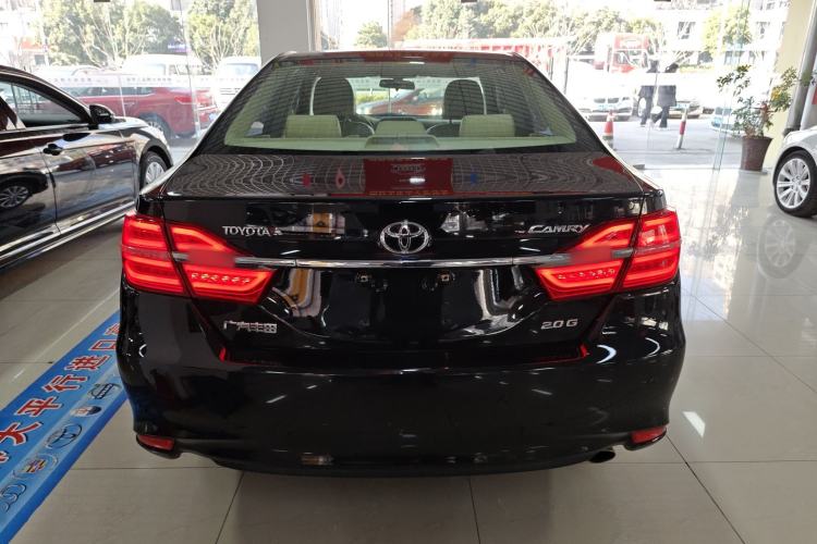 Used Toyota Camry 2016 2.0G 10th Anniversary Leading Edition
