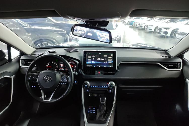 Used Toyota Wildlander 2022 2.0L CVT 4x4 Luxury PLUS Edition