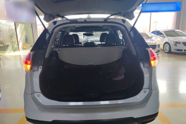 Used Nissan X-Trail 2015 2.0L CVT Comfort MAX Edition 2WD
