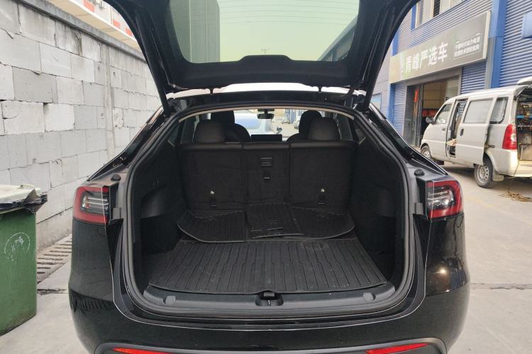 Used Tesla Model Y 2021 Long-Range All-Wheel-Drive Version 3D7
