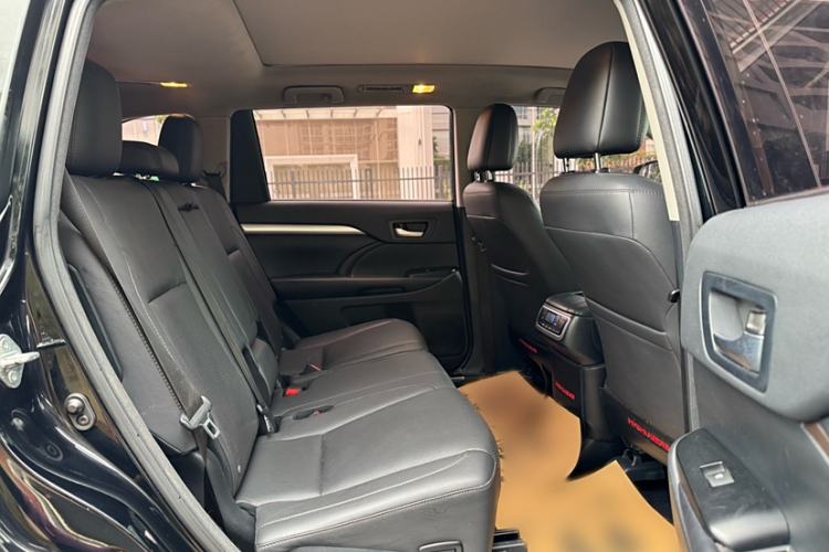 Used Toyota Highlander 2017 2.0T Four-Wheel Drive Luxury Edition 7 Seats
