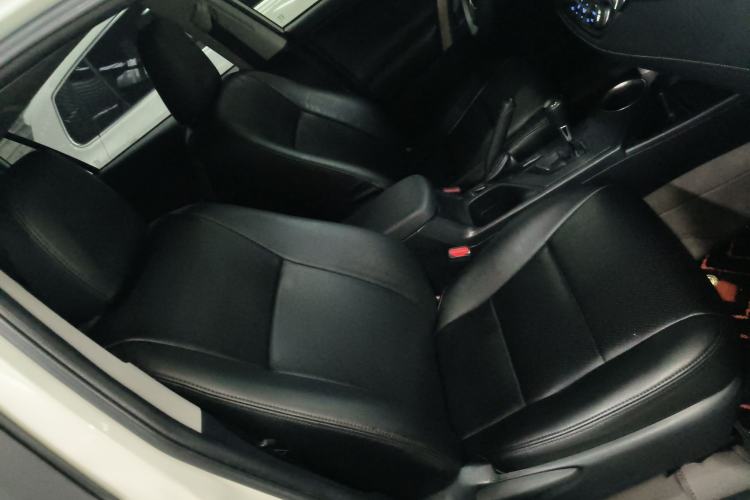 Used Toyota RAV4 2015 2.0L CVT Two-Wheel Drive Fashion Edition
