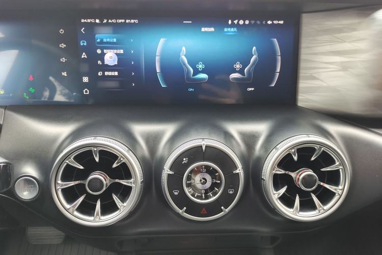 Used Tank 300 2021 City Edition 2.0T—Truly Stylish
