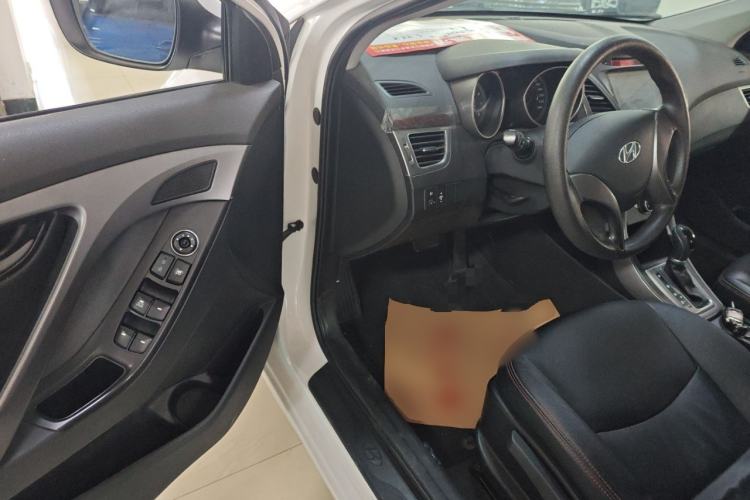 Used Hyundai Elantra 2016 1.6L Automatic Smart Version
