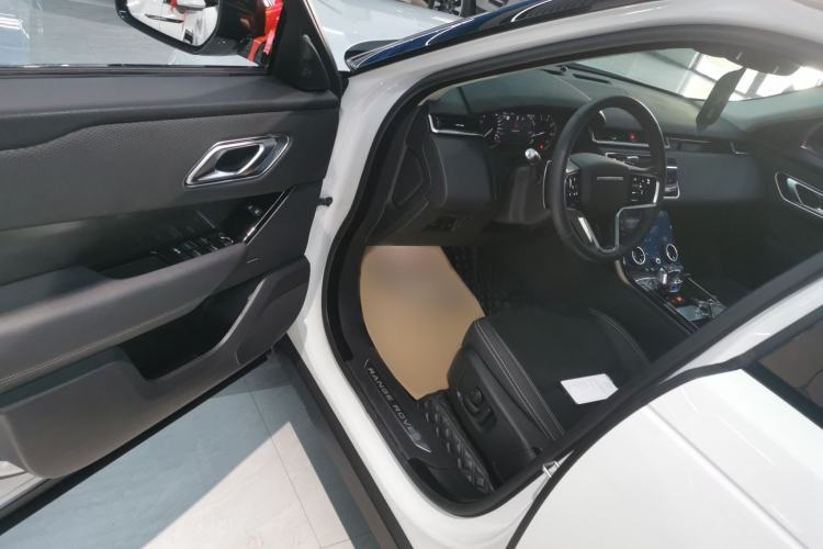 Used Land Rover Range Rover Velar 2023 250 PS
