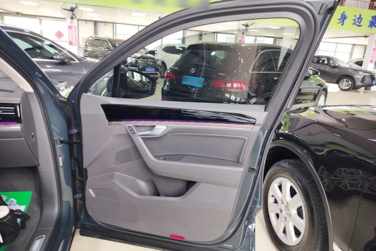 Used Volkswagen Touareg 2019 2.0 TSI Ruiyi Edition China V Standard
