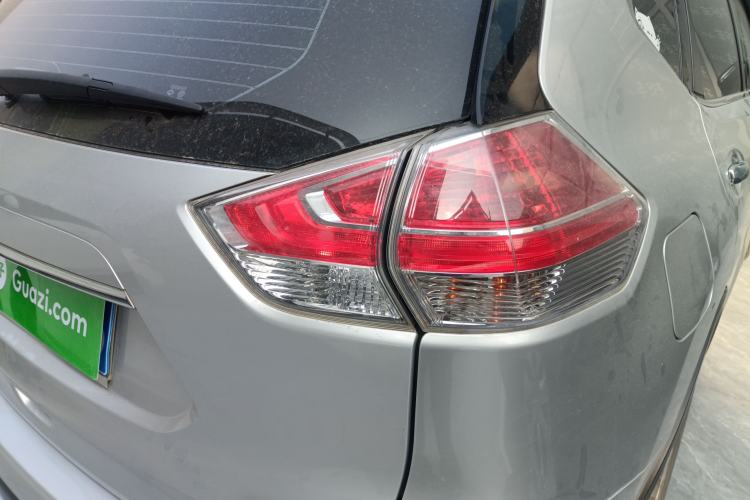 Used Nissan X-Trail 2015 2.0L CVT Comfort MAX Edition 2WD
