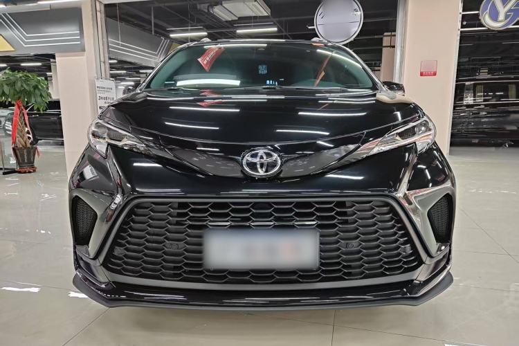 Used Toyota Granvia 2024 2.5L Hybrid Comfort Edition
