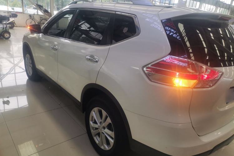 Used Nissan X-Trail 2014 2.5L CVT Luxury Edition 4WD
