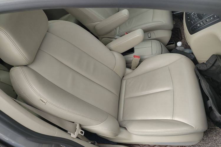 Used Buick GL8 2018 28T Luxury Model China VI Standard
