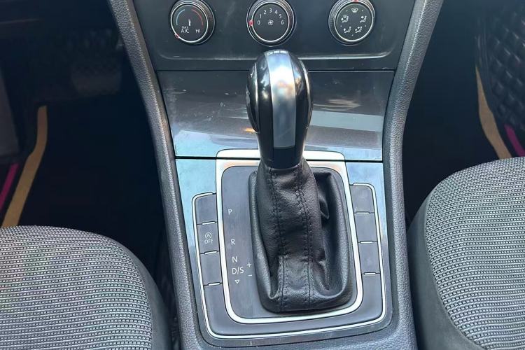 Used Volkswagen Golf 2018 230TSI Automatic Comfort Model
