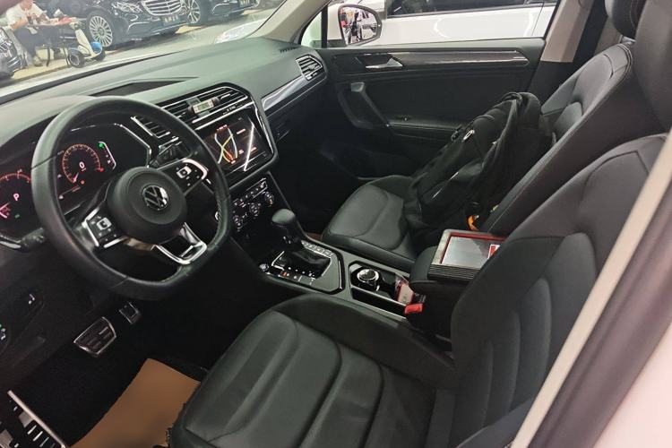 Used Volkswagen Tiguan L 2021 330TSI Automatic Two-Wheel Drive R-Line Enhanced Edition
