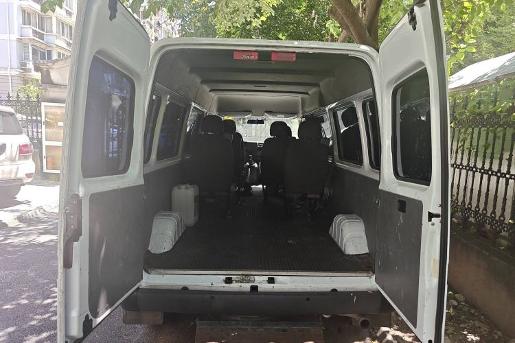 Used JMC Transit 2019 2.8T Commercial Version Long Wheelbase Mid-Roof 6-Seater Rear Single Tire China VI Emission Standard – JX493
