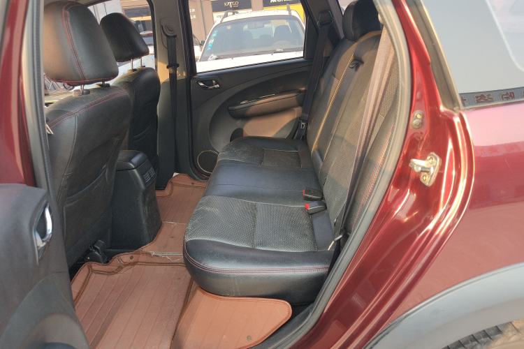 Used FORTHING Joyear X5 2013 1.6L Manual Luxury Model China IV Standard