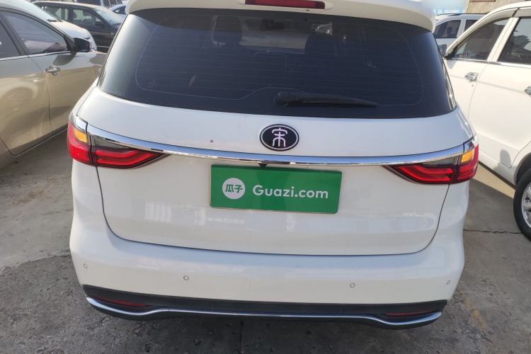 Used BYD Song MAX 2018 1.5T Automatic Smart Connect Elite Model with 6 Seats
