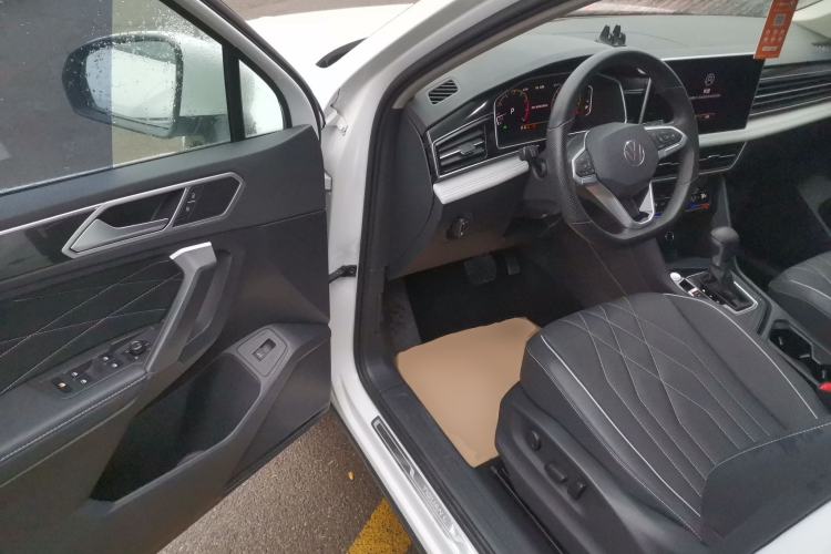 Used Volkswagen Tiguan L 2024 300TSI Automatic Two-Wheel Drive Smart Edition
