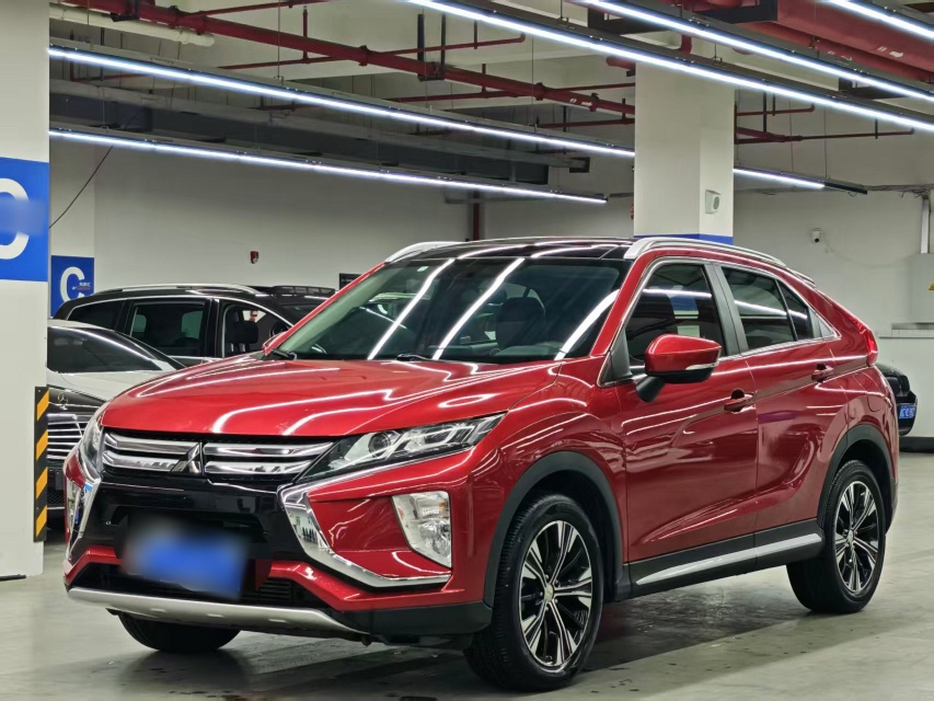 Под передней частью автомобиля