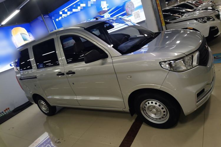 Used Wuling Hongguang V 2019 1.5L Jingqu Version China VI LAR