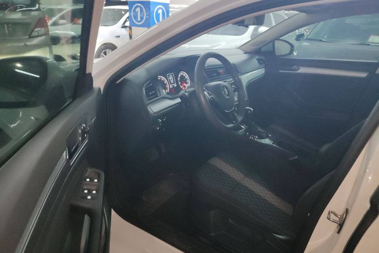 Used Volkswagen Lamando 2021 230TSI DSG Fashion Edition
