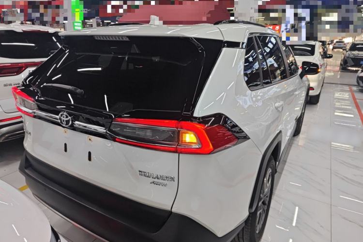 Used Toyota Wildlander 2023 2.0L CVT Four-Wheel Drive Luxury PLUS Edition
