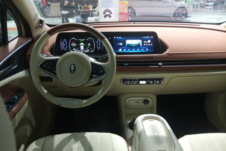 Used ORA Good Cat 2023 401 km Standard Range Premium Version Lithium Iron Phosphate