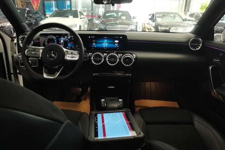 Used Mercedes-Benz A-Class 2022 Revised Version A 200 L Sport Sedan Fashionable Style