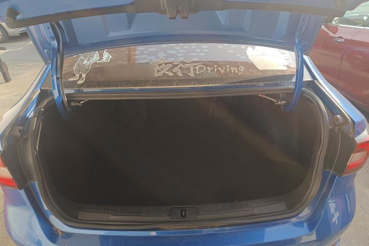 Used Roewe i5 2020 1.5L Automatic 4G Connect Luxury Flagship Edition
