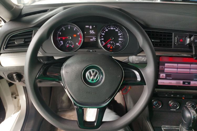 Used Volkswagen Lamando 2015 230TSI DSG Fashion Edition
