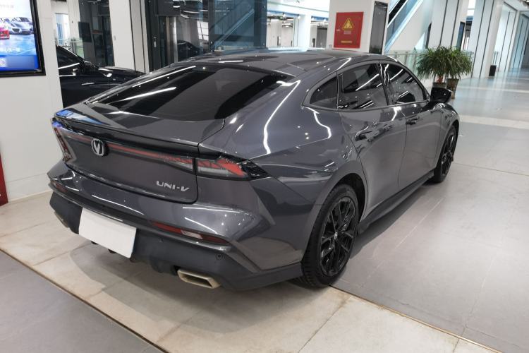 Used Changan UNI-V 2024 1.5T Prestige Edition