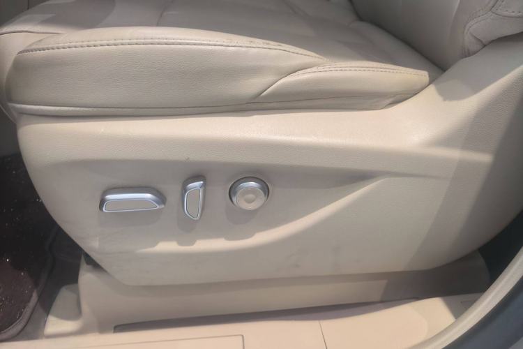 Used Buick GL8 2023 ES Lu Zun Deluxe Model
