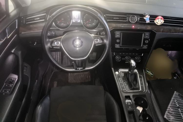 Used Volkswagen Magotan 2018 330TSI DSG Luxury Model
