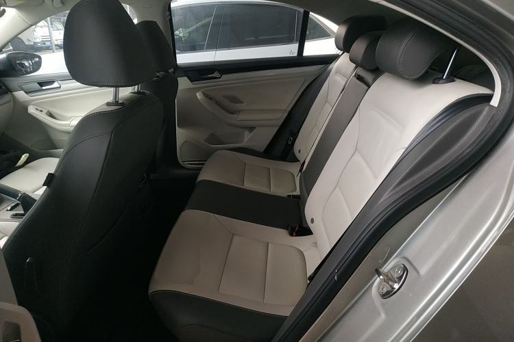 Used Volkswagen Sagitar 2015 1.6L Automatic Comfort Model