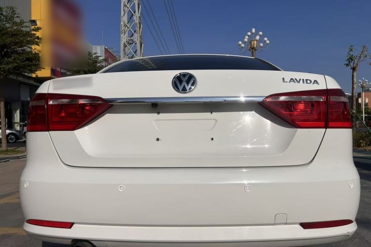 Used Volkswagen Lavida 2013 Revised Classic 1.6L Automatic Fashion Edition