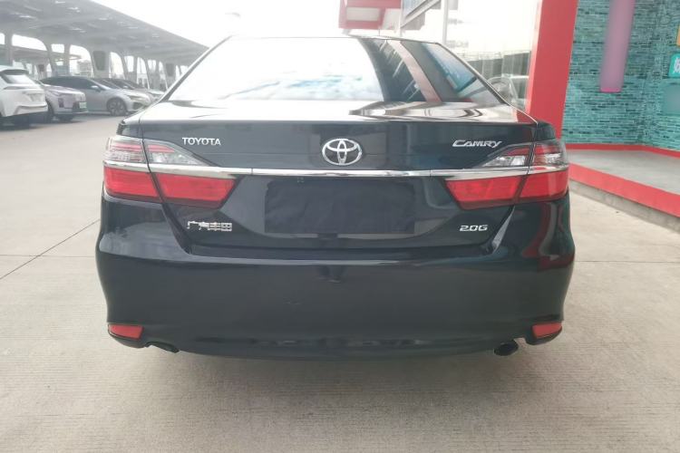 Used Toyota Camry 2016 2.0G 10th Anniversary Leading Edition
