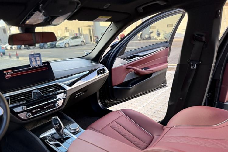 Used BMW 5 Series 2021 Facelifted 525Li M Sport Package
