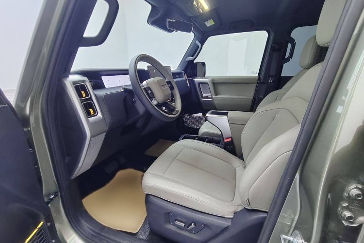 Used  V23 2025 501 Four-Wheel Drive Intelligent Driving Version
