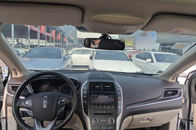 Used Lincoln MKC 2018 2.0T Two-Wheel Drive Luxury Edition
