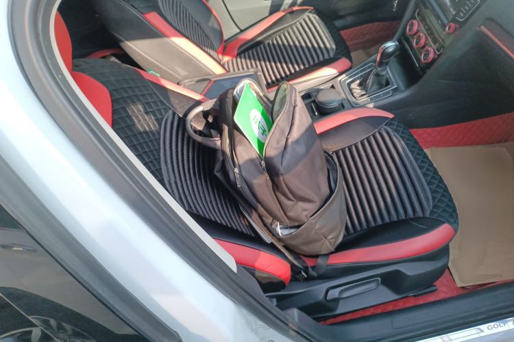 Used Volkswagen Golf 2017 1.6L Automatic Comfort Million-Vehicle Anniversary Edition
