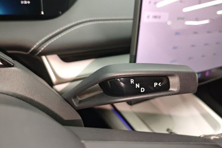 Used  SU7 2024 Rear-Drive Ultra-Long Range Advanced Pro-Level Intelligent Driving Version
