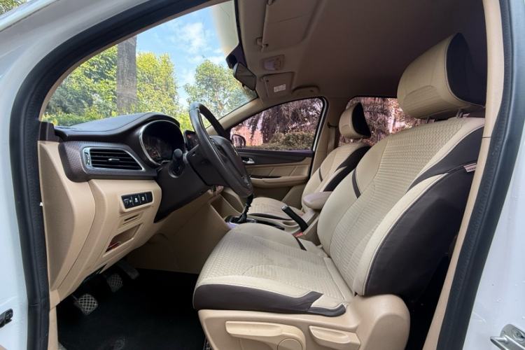 Used Baojun 730 2017 1.5T Manual Fashion Version 7 Seats China V Emission Standard