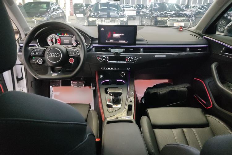 Used Audi A4L 2020 40 TFSI Luxury Dynamic Model
