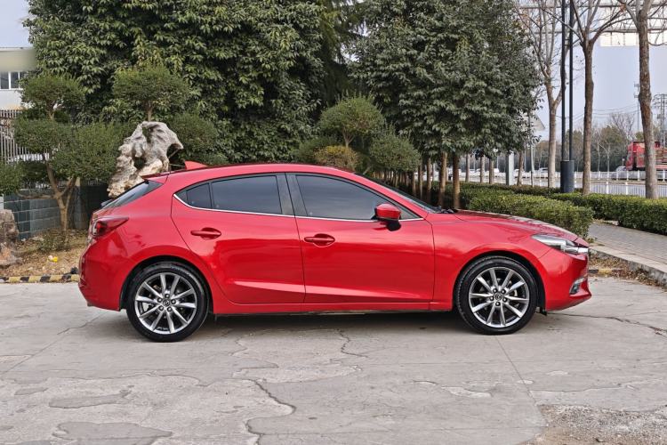 Used Mazda Mazda 3 Axela 2017 Hatchback 2.0L Automatic Sport Model China V Emission Standard
