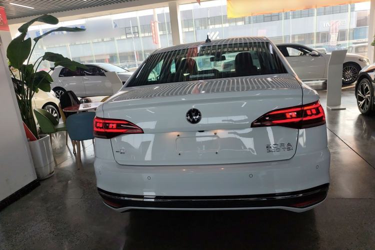 Used Volkswagen Bora 2023 300TSI DSG Prestige Edition
