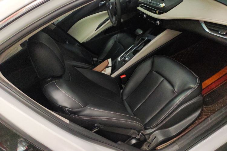 Used Buick Velite 6 2020 Plug-in Hybrid Connected Fashion Model
