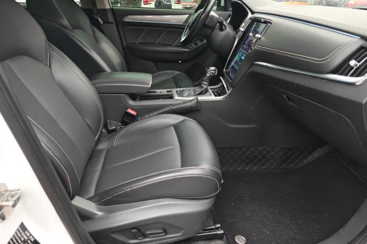 Used Roewe RX5 2016 20T Two-Wheel Drive Automatic Internet Smart Edition
