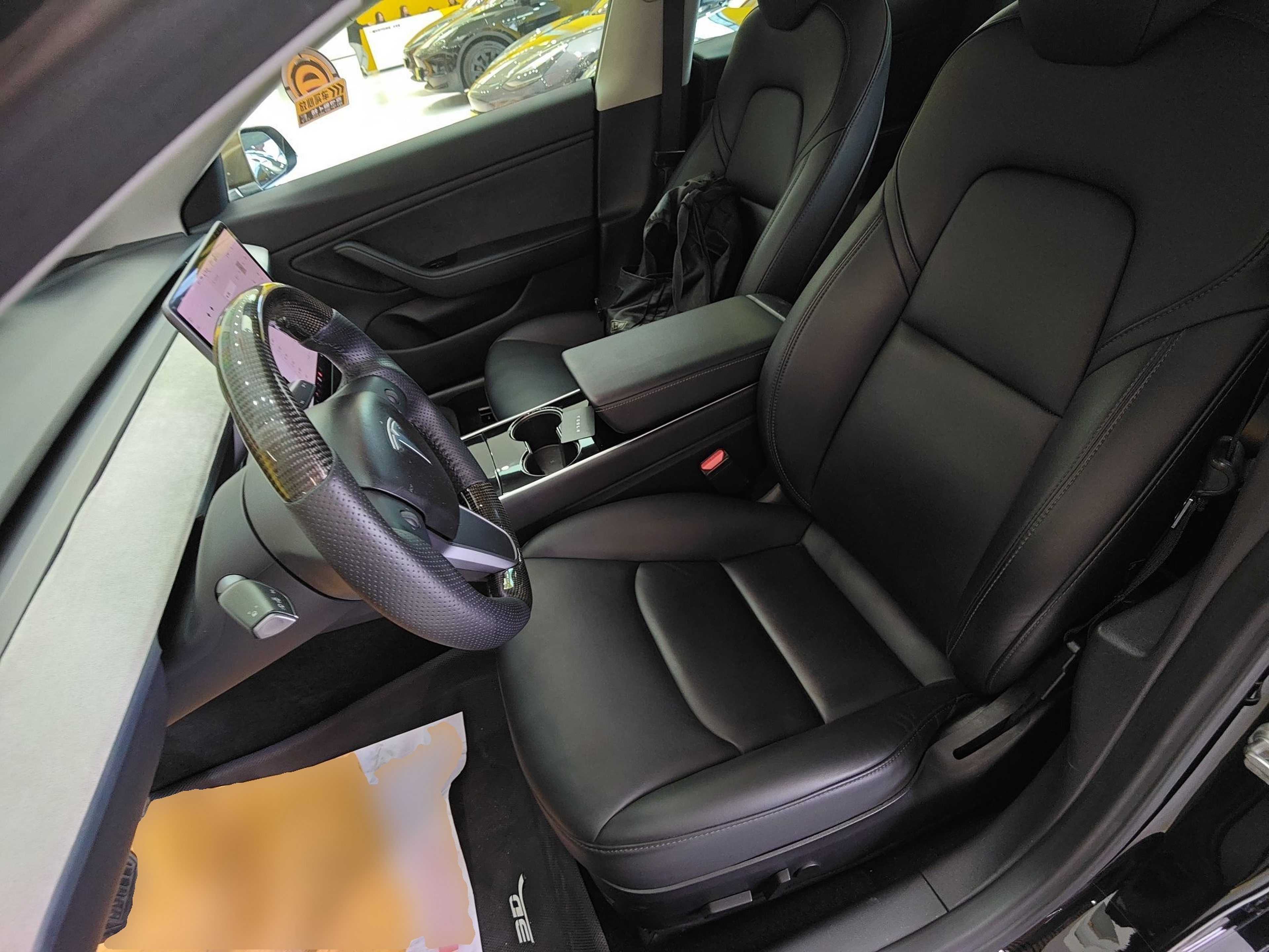 Переднее сиденье в автомобиле